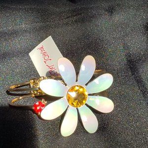 Betsey Johnson Daisy Flower Hinged Bangle Bracelet